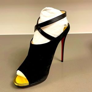 Christian Louboutin's 'Lumir 120' Pumps - Black